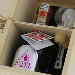 PIR-ACCT-001-Confezione-in-Legno-Pirografata-a-mano-di-Aceto-Balsamico-Tradizionale-di-Modena-DOP-Tradizionale-CILIEGIO.jpg