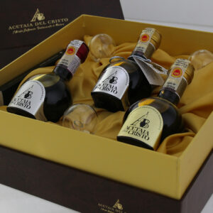 REG3-AA-EE-ESCT-001-Confezione-Regalo-Tripla-Aceto-Balsamico-Tradizionale-di-Modena-DOP-EXTRAVECCHIO-DIAMANTE-NERO.jpg