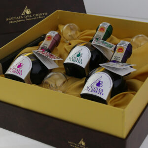 REG3-AC-AG-ALCT-001-Confezione-Regalo-Tripla-Aceto-Balsamico-Tradizionale-di-Modena-DOP-CILIEGIO-GINEPRO-GELSO.jpg