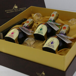 REG3-ER-ET-ELCT-001-Confezione-Regalo-Tripla-Aceto-Balsamico-Tradizionale-di-Modena-DOP-EXTRAVECCHIO-ROVERE-CASTAGNO-GELSO.jpg