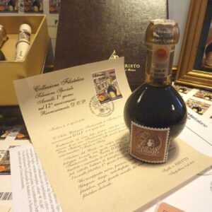 REL-EZ12P-P-002-Cofanetto-Regalo-Aceto-Balsamico-Tradizionale-di-Modena-DOP-Extra-Vecchio-DIAMANTE-NERO.jpg