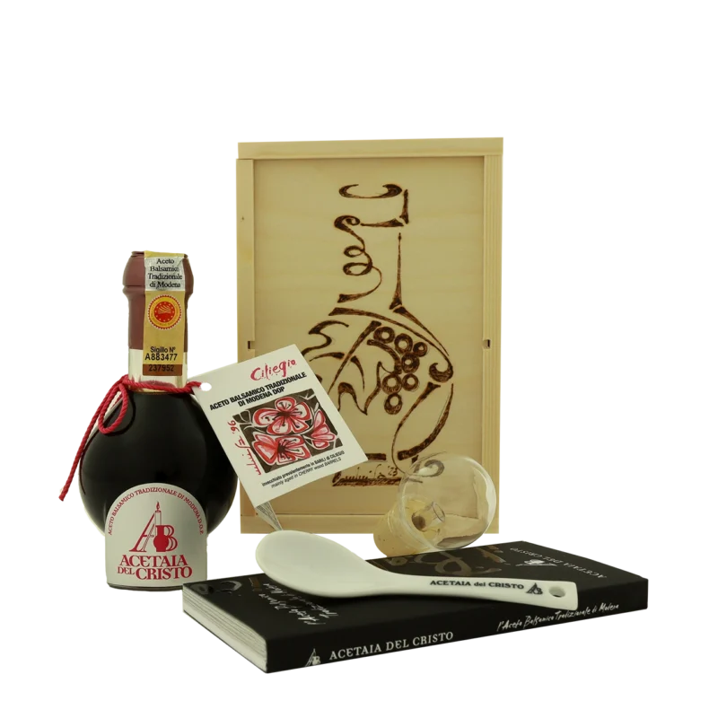 Confezione in legno di Aceto Balsamico Tradizionale di Modena DOP invecchiato in Ciliegio