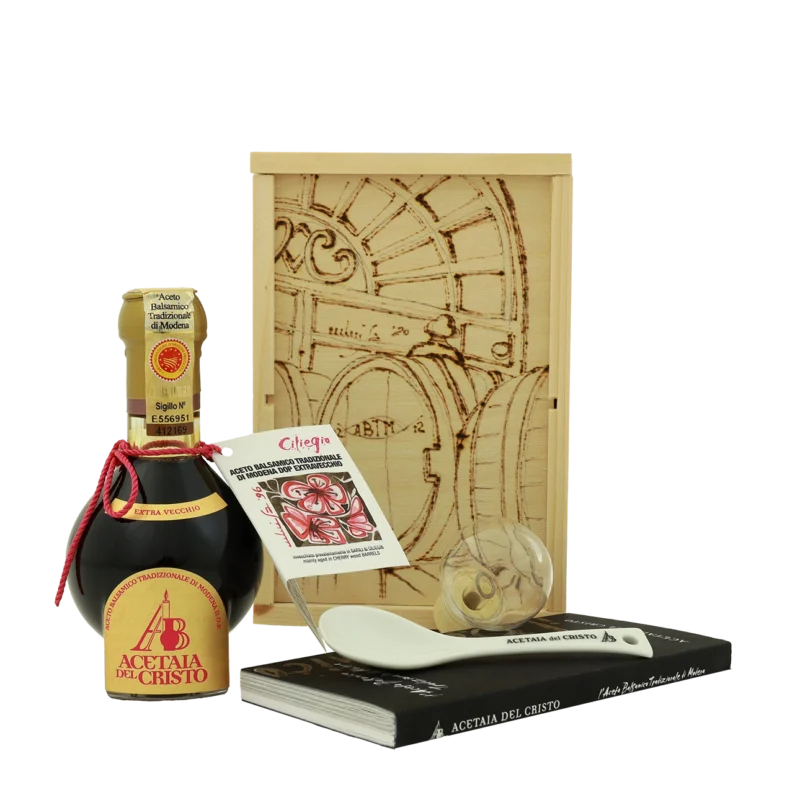 Confezione in legno di Aceto Balsamico Tradizionale di Modena DOP Extra Vecchio invecchiato in Ciliegio
