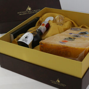 REG-AAFCT-QM001-Confezione-Regalo-Aceto-Balsamico-Tradizionale-di-Modena-DOP-Parmigiano-Reggiano.jpg