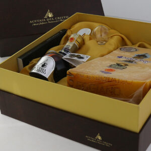 REG-ESFCT-QM001-Confezione-Regalo-Aceto-Balsamico-Tradizionale-di-Modena-DOP-Parmigiano-Reggiano-DIAMANTE-NERO.jpg